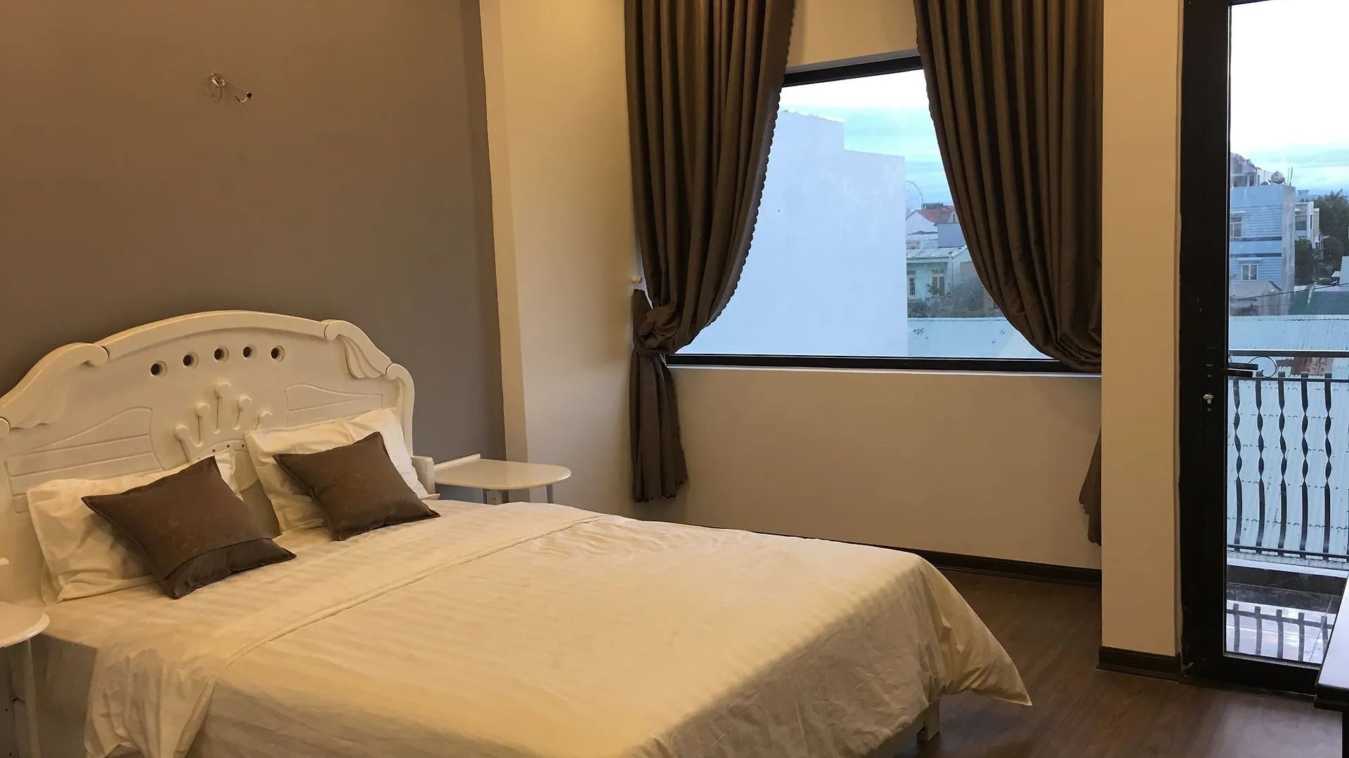 Bella Apartment My Khe Beach Da Nang 2*,  Vietnam