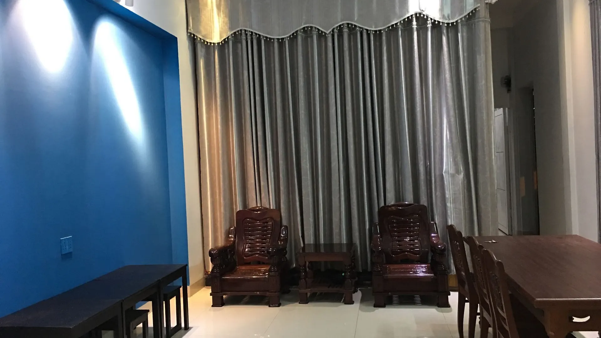 Bella Apartment My Khe Beach Da Nang 2*,